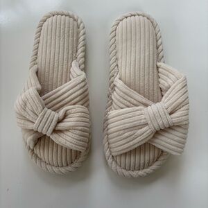 Chantomoo Women's House Slippers White Cream Open Toe Corduroy Bow Sz 35/36 US5